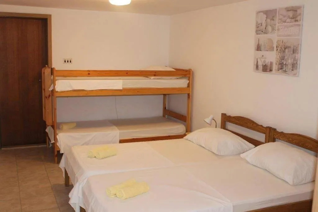 Apartment In Preko With Terrace, Air Conditioning, Wifi, Washing Machine
